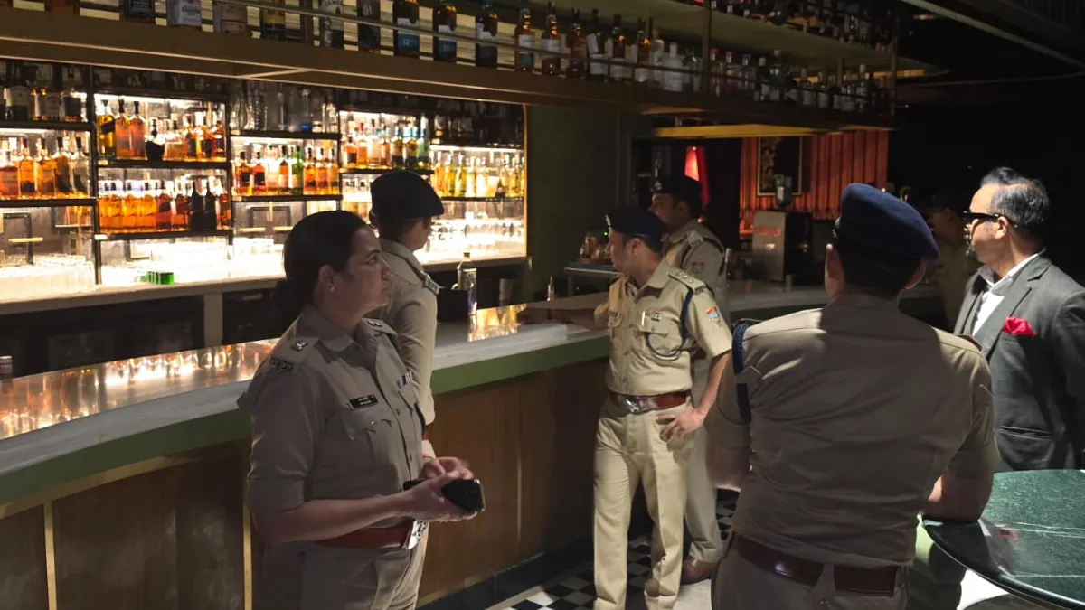 नियम तोड़ने वाले पब और रेस्टोरेंट रडार पर, रात 11 के बाद जाम छलकाया तो होगी जेल
