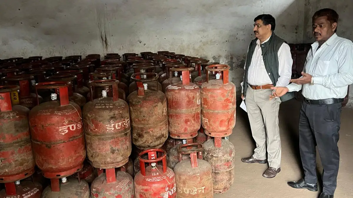 डीएम सविन बंसल का सख्त एक्शन, गैस की कालाबाजारी रोकने के लिए मैदान में उतरी QRT