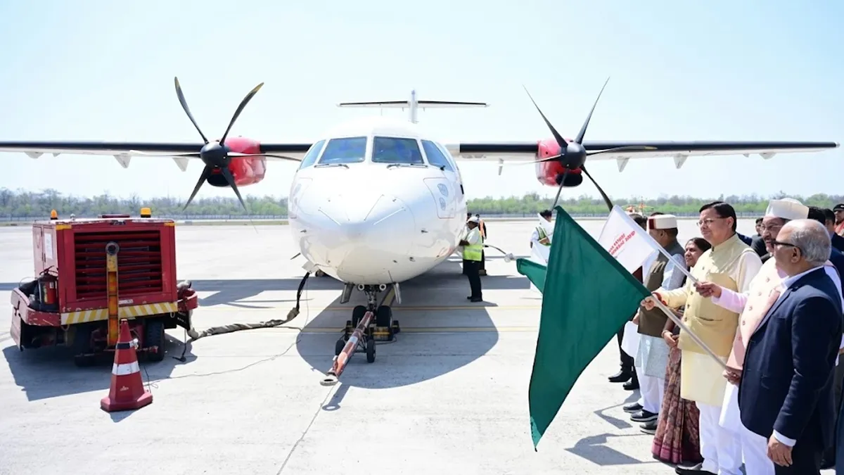 देहरादून से पिथौरागढ़ अब सिर्फ 60 मिनट में, CM धामी ने दिखाई 42 सीटर विमान को झंडी