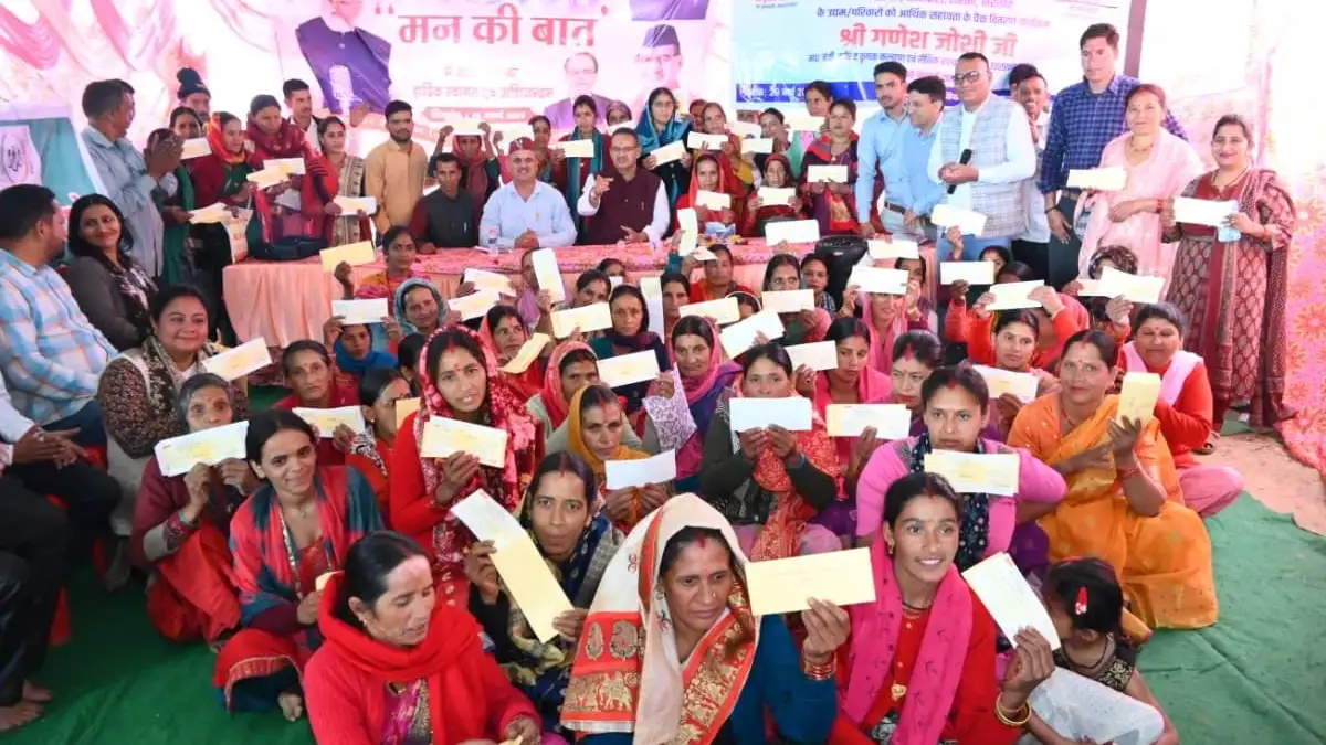 मसूरी के आपदा प्रभावितों के लिए बड़ी खबर, कैबिनेट मंत्री ने बांटे 93 लाख के चेक