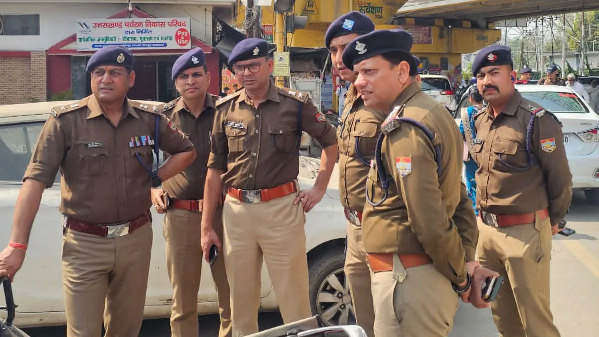 देहरादून : नो-पार्किंग पर कड़ा पहरा, एसएसपी के निर्देश पर क्रेन से उठाए जाएंगे अवैध खड़े वाहन