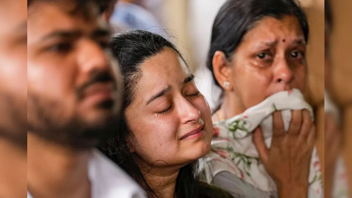 Ahmedabad Plane Crash: "हमें पैसे नहीं सच चाहिए", पीड़ित परिवारों ने पीएम मोदी को लिखी भावुक चिट्ठी