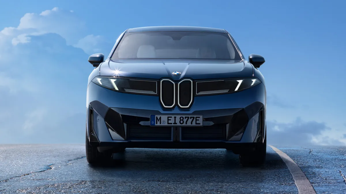 सिंगल चार्ज में 805km की रेंज! इस इलेक्ट्रिक SUV ने जीता दुनिया का सबसे बड़ा अवॉर्ड