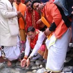 Chardham Yatra 2026 : पीएम मोदी के नाम हुई पहली पूजा, सीएम धामी ने गंगोत्री धाम में टेका मत्था