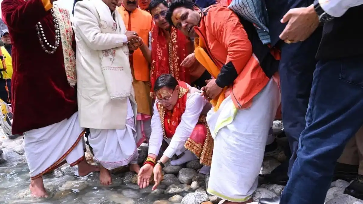 Chardham Yatra 2026 : पीएम मोदी के नाम हुई पहली पूजा, सीएम धामी ने गंगोत्री धाम में टेका मत्था