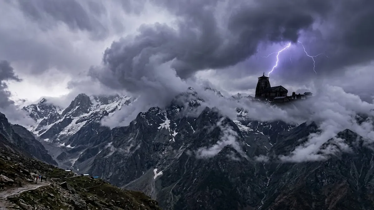Chardham Yatra पर मौसम की मार: 8 जिलों में बारिश और बिजली गिरने का अलर्ट, यात्री सावधान