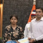 दिवंगत कर्मचारी की बेटी के लिए फरिश्ता बने DM सविन बंसल, मौके पर ही मिली आर्थिक मदद