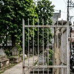 Dehradun Kabristan Dispute : टिहरी-पौड़ी से आकर बसे लोगों को बताया ‘बाहरी’, दून के कब्रिस्तानों में एंट्री पर बवाल