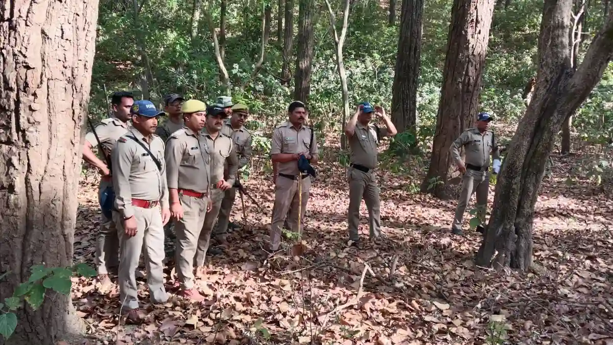 Dehradun VVIP Visit : वीवीआईपी दौरे से पहले दून पुलिस अलर्ट, जंगलों में भी शुरू हुई कांबिंग