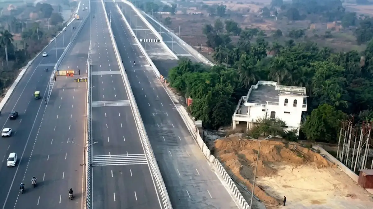 Delhi Dehradun Expressway : 2.5 घंटे का सफर और बीच में खड़ा दो मंजिला मकान; दिल्ली-देहरादून एक्सप्रेसवे की सबसे बड़ी बाधा