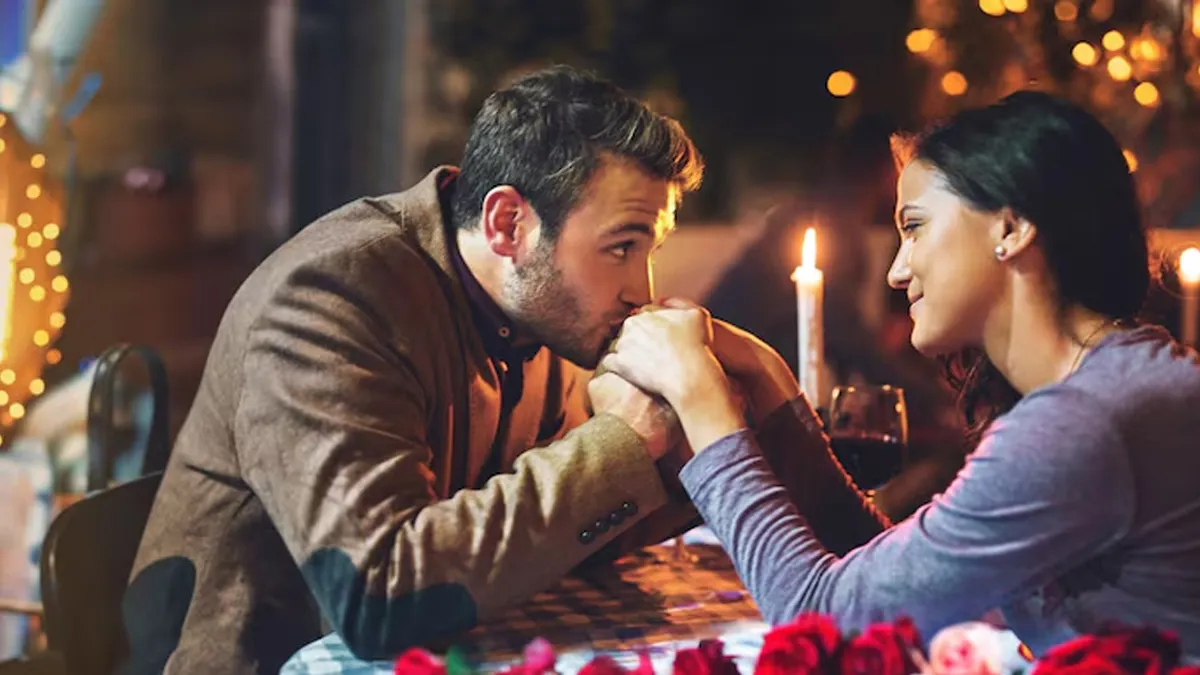 Love Rashifal 05 April 2026: रविवार को इन 3 राशियों की लव लाइफ में लगेगा रोमांस का तड़का, जानिये क्या आप हैं शामिल?