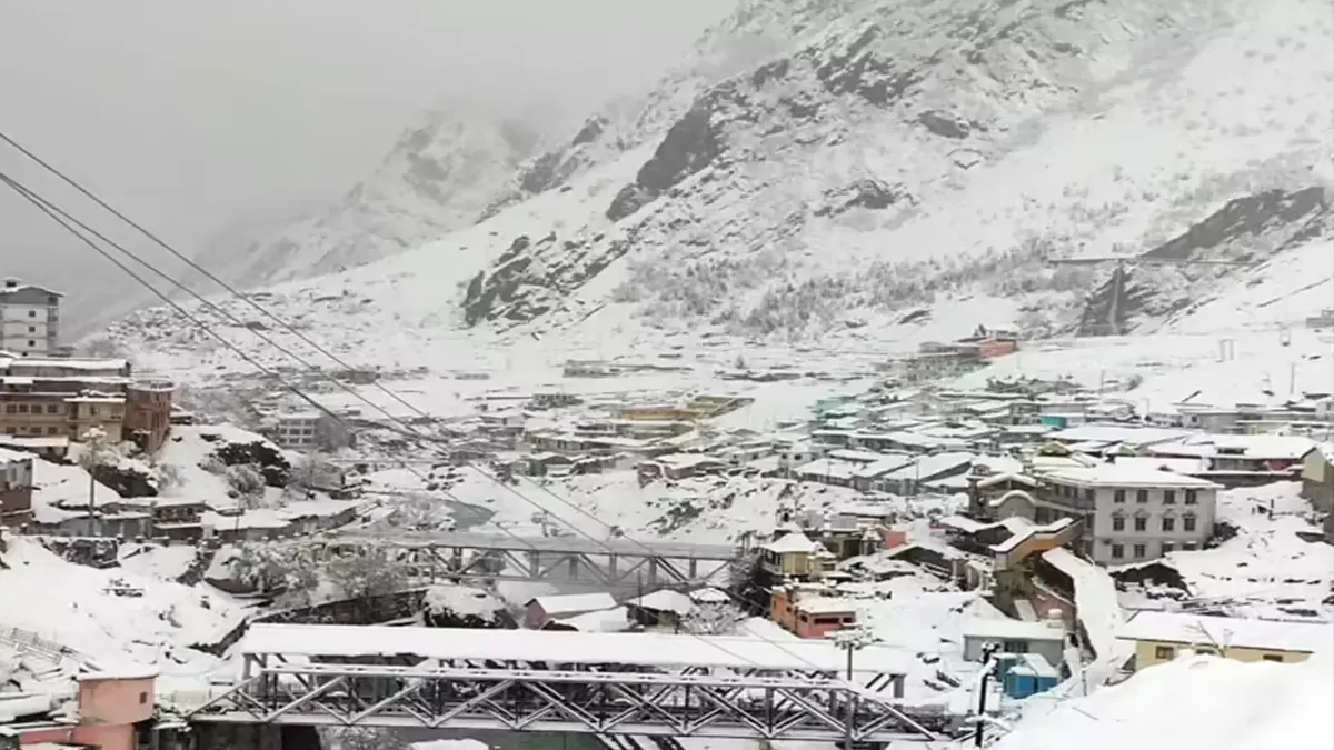 Weather Update : 50 किमी की रफ्तार से चलेंगी हवाएं, उत्तराखंड के पहाड़ों पर बर्फबारी का पूर्वानुमान