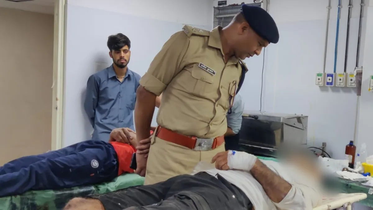 Operation Prahar : चेकिंग के दौरान पुलिस पर फायरिंग कर भाग रहे थे बदमाश, जवाबी कार्रवाई में एक घायल