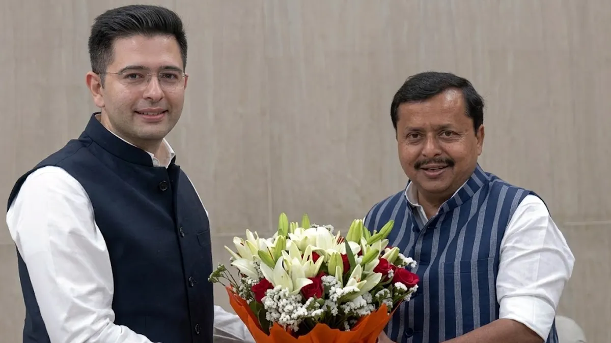 आम आदमी पार्टी में ऐतिहासिक टूट, राघव चड्ढा समेत 7 सांसदों ने थामा भाजपा का दामन