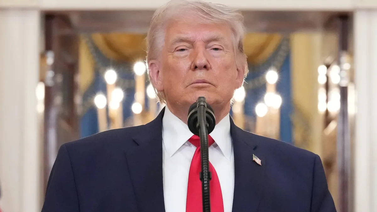 Home 35 ईरान को ट्रंप का अल्टीमेटम: 48 घंटे में नहीं खुला होर्मुज स्ट्रेट तो खाक हो जाएंगे तेल और गैस प्लांट