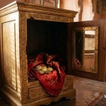 कर्ज से पाना है छुटकारा तो तिजोरी में आज ही करें ये 3 बदलाव, बरसेगी लक्ष्मी की कृपा कर्ज से पाना है छुटकारा तो तिजोरी में आज ही करें ये 3 बदलाव, बरसेगी लक्ष्मी की कृपा