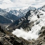 Badrinath Glacier Break : बदरीनाथ धाम के पास कंचनगंगा में टूटा ग्लेशियर, बर्फ का सैलाब देख सहमे लोग