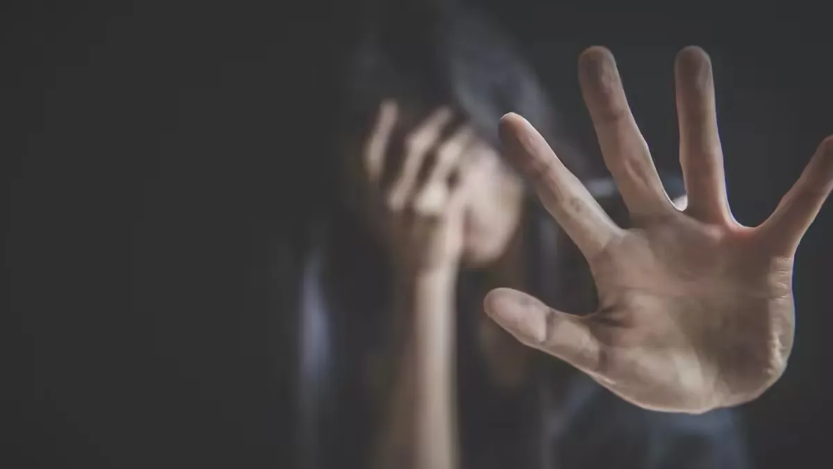 Ramnagar Crime News : रामनगर में रिश्तों का कत्ल, पिता पर बेटी को अश्लील मैसेज भेजने और छेड़छाड़ का आरोप