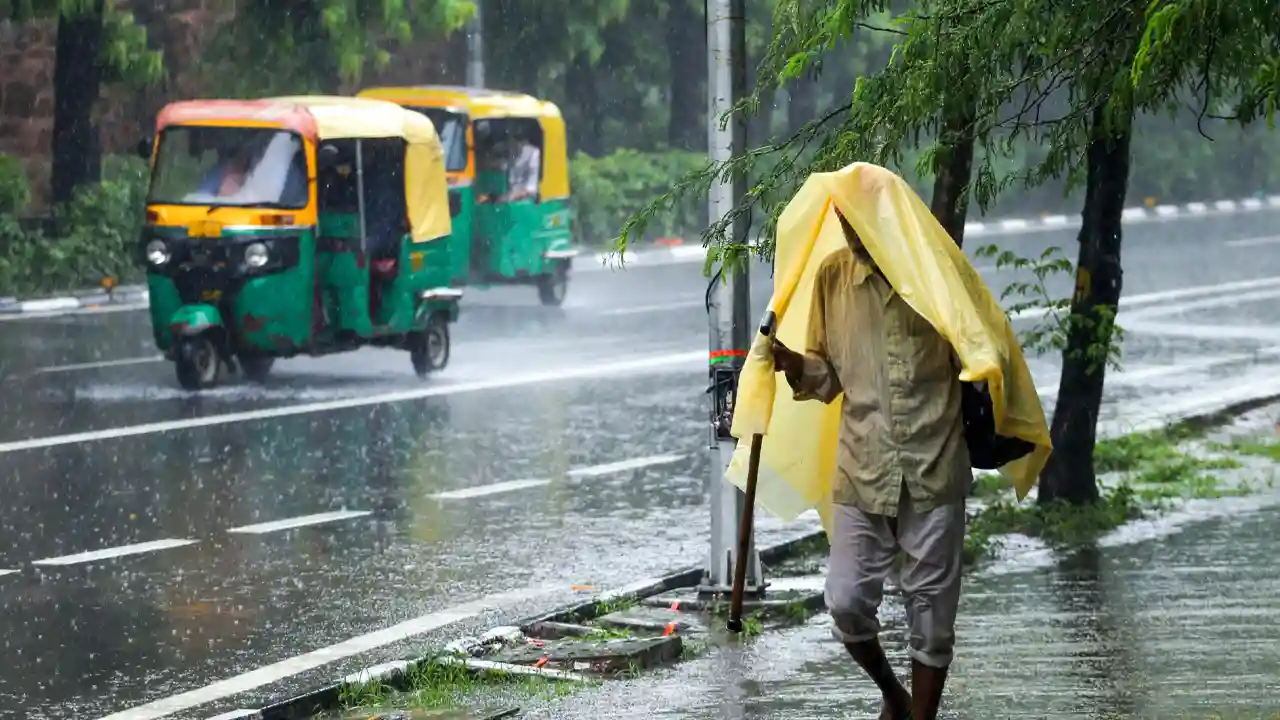 Uttarakhand Weather Update : देहरादून समेत 7 जिलों में आज बारिश की संभावना, तापमान 39 डिग्री के पार