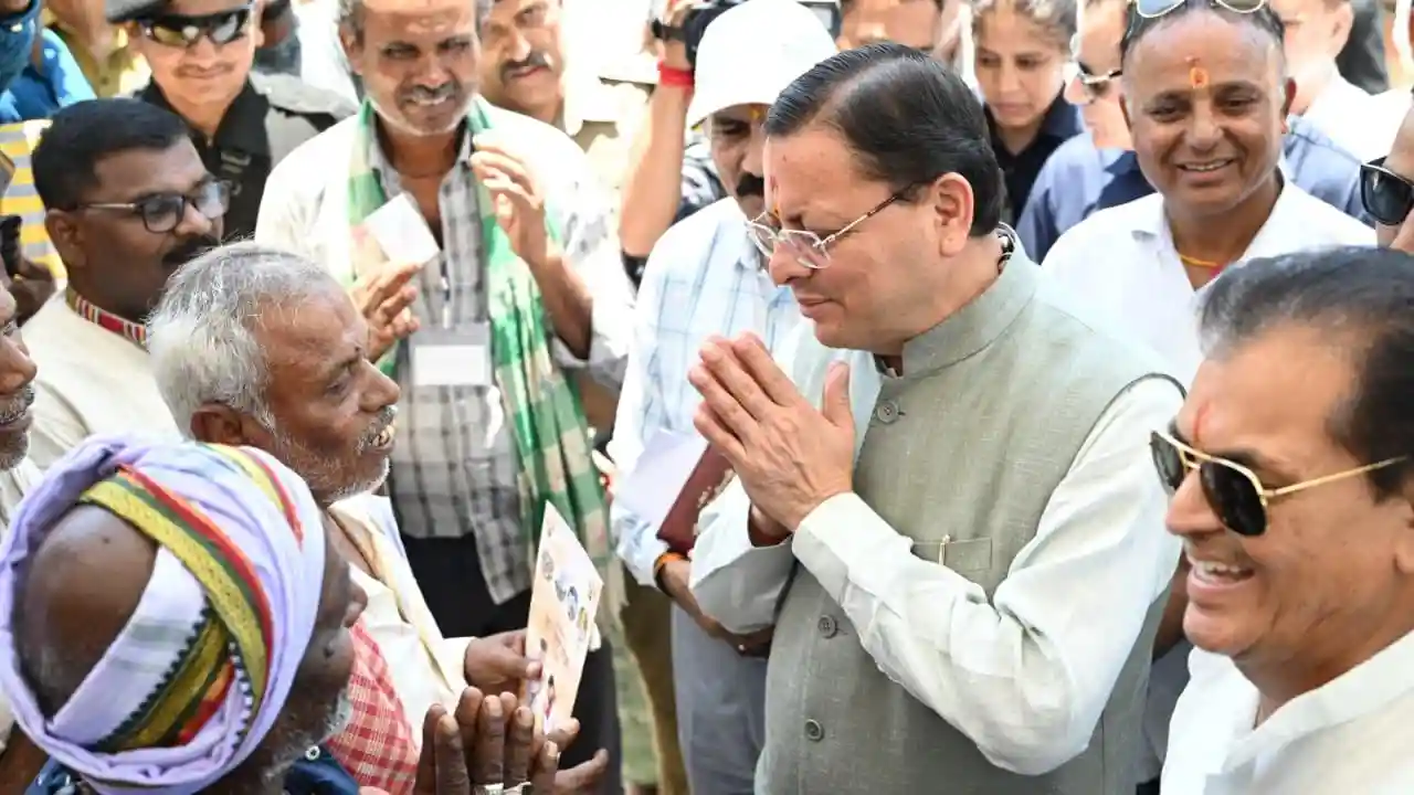 Chardham Yatra 2026 : चारधाम यात्रियों से मिले खुद मिले CM धामी, पूछा- व्यवस्थाओं में कोई कमी तो नहीं?