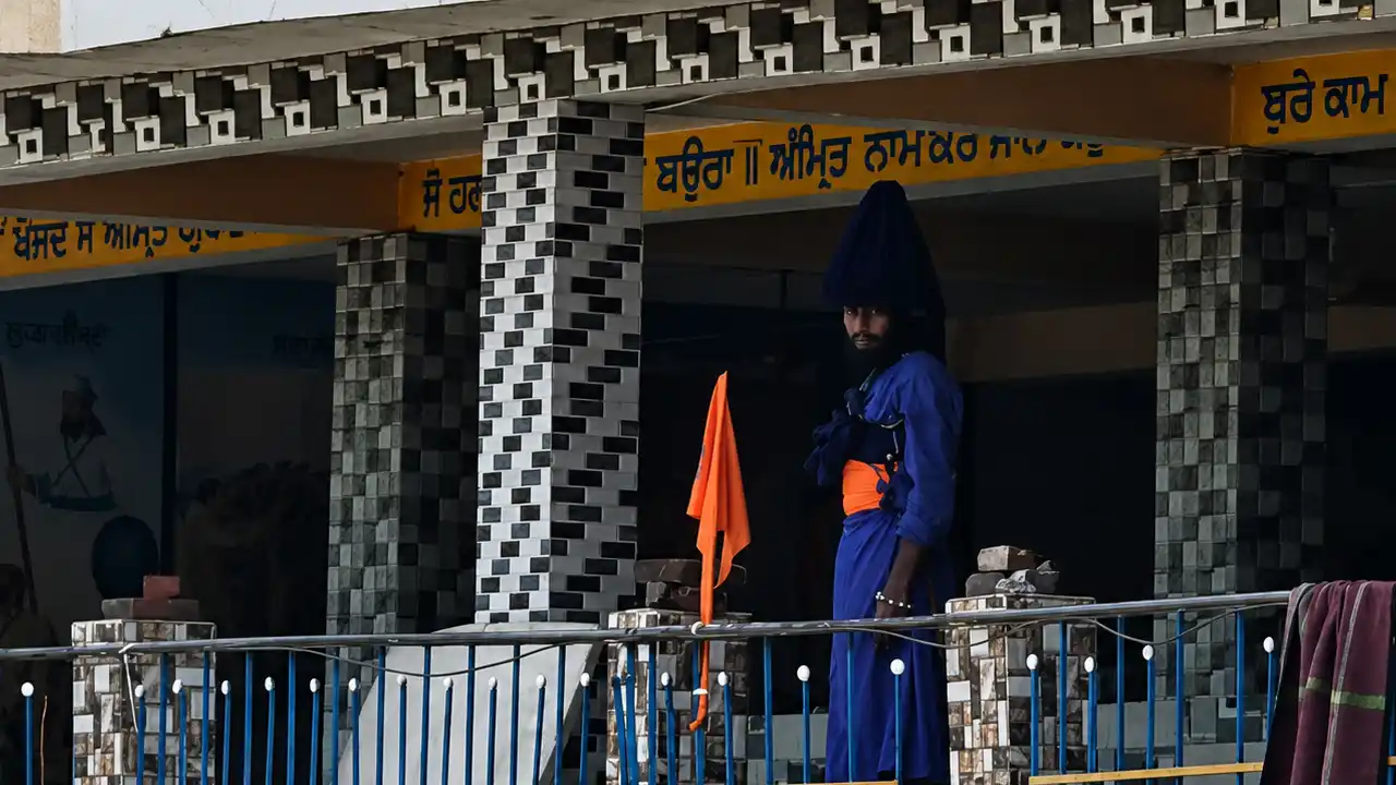 Nagrasu Gurudwara Dispute : पंजाब से आए विशेष दल की बातचीत के बाद माने निहंग, विवाद हुआ खत्म
