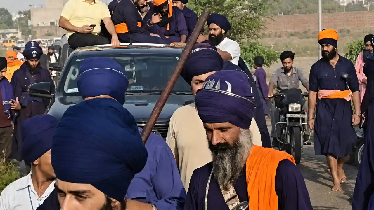Nihang Sikh : क्यों उत्तराखंड कूच कर रहे हैं निहंग सिख? जानिए कर्णप्रयाग और नगरासू विवाद की पूरी इनसाइड स्टोरी